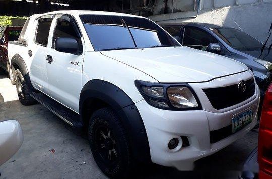 Selling White Toyota Hilux 2012 Manual Gasoline at 110157 km in Quezon City