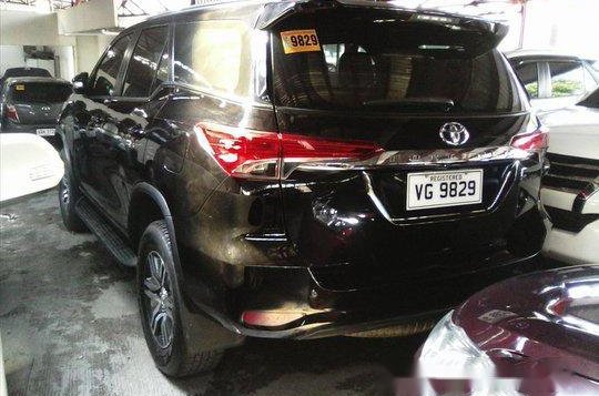 Sell Black 2016 Toyota Fortuner at 6000 km-2