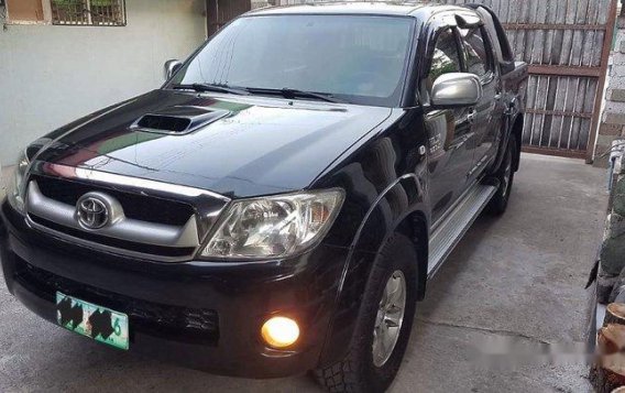 Black Toyota Hilux 2010 at 85000 km for sale in Manila-2