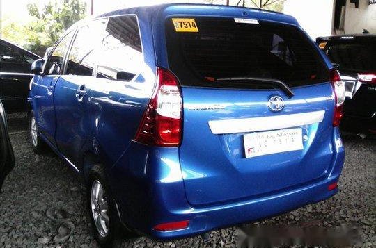 Selling Blue Toyota Avanza 2017 in Manila-1