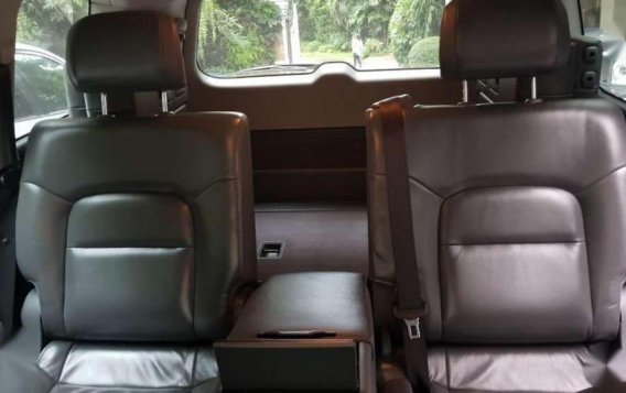 2nd Hand Toyota Land Cruiser 2011 at 44000 km for sale in Makati-8