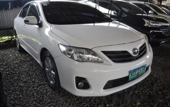 Sell White 2014 Toyota Corolla Altis at 48000 km