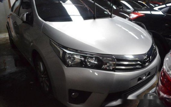 Selling Silver Toyota Corolla Altis 2016 at 8000 km -4
