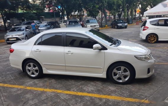 2nd Hand Toyota Altis 2013 at 90000 km for sale