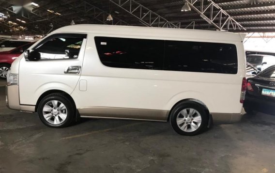 2nd Hand Toyota Hiace 2017 at 30000 km for sale-2