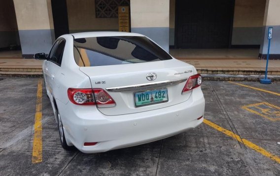 2nd Hand Toyota Altis 2013 at 90000 km for sale-3