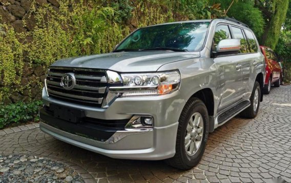 2nd Hand Toyota Land Cruiser 2011 at 44000 km for sale in Makati-1