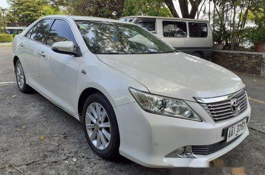 Selling White Toyota Camry 2014 Automatic Gasoline in Parañaque