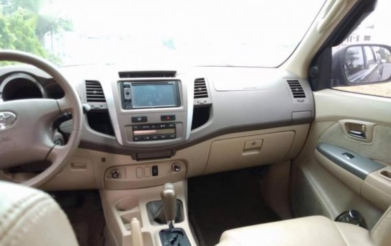 Selling Toyota Fortuner 2005 Automatic Diesel in Quezon City-5