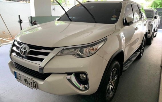 White Toyota Fortuner 2017 SUV at Automatic Diesel for sale in Quezon City-3