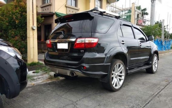 Selling Toyota Fortuner 2005 Automatic Diesel in Quezon City-2