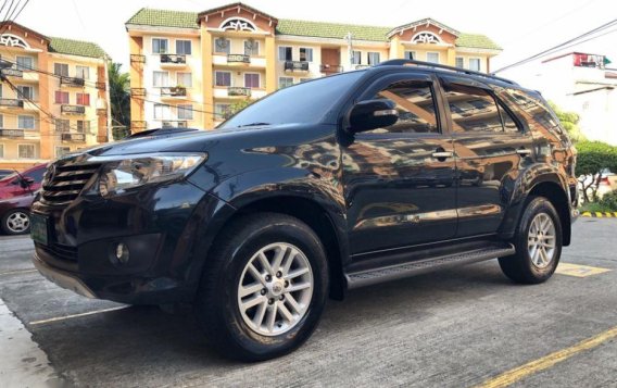 Selling 2nd Hand Toyota Fortuner 2014 in Quezon City-2