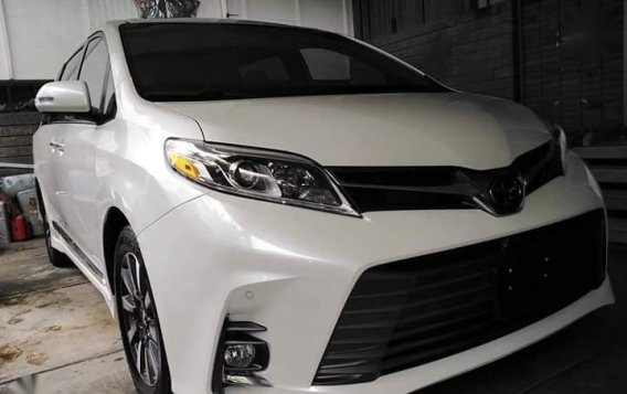Toyota Sienna 2019 Automatic Gasoline for sale in Manila-8