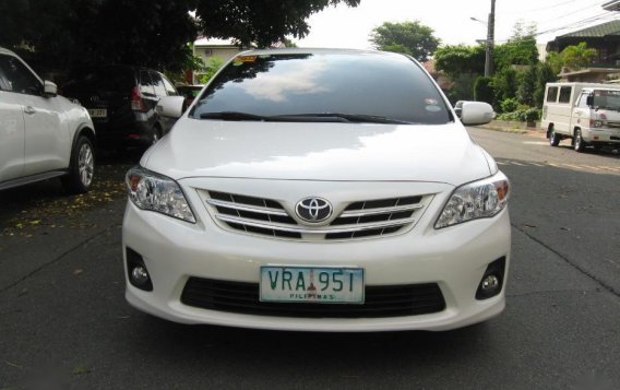 Selling Pearl White Toyota Corolla Altis 2014 Automatic Gasoline in Quezon City-2