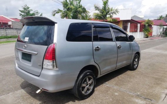 Toyota Innova 2011 for sale in Manual-3