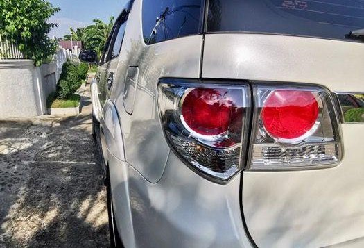 Sell 2nd Hand 2014 Toyota Fortuner Automatic Diesel at 76000 km in Pulilan-2