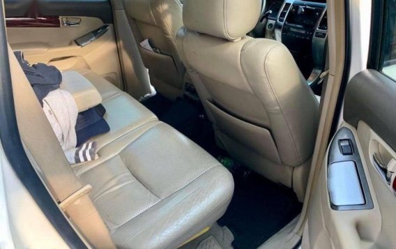 Selling Toyota Land Cruiser 2004 Automatic Diesel in Muntinlupa-10