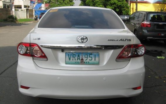 Selling Pearl White Toyota Corolla Altis 2014 Automatic Gasoline in Quezon City-3