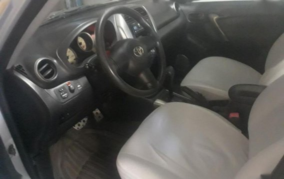 2nd Hand Toyota Rav4 2004 Automatic Gasoline for sale in Mandaluyong-5