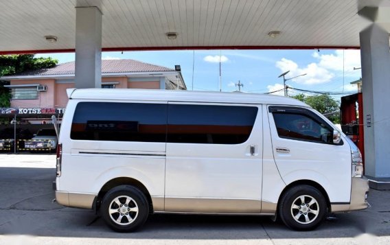 2nd Hand Toyota Hiace 2013 at 80000 km for sale-3