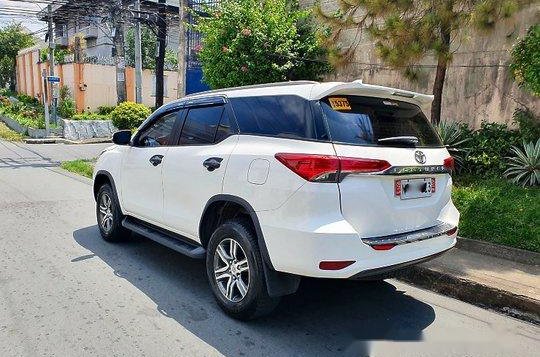 Selling White Toyota Fortuner 2017 Automatic Diesel at 23000 km -4