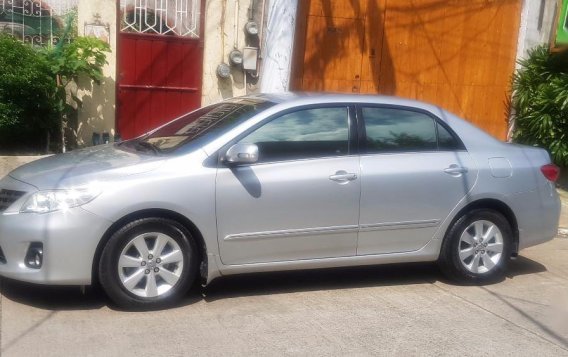 2nd Hand Toyota Altis 2011 at 80000 km for sale-1