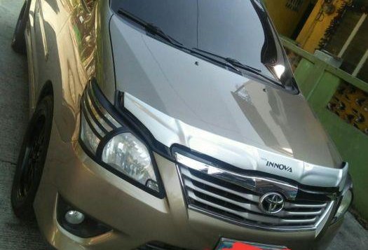 Selling 2nd Hand Toyota Innova 2013 in Quezon City-8