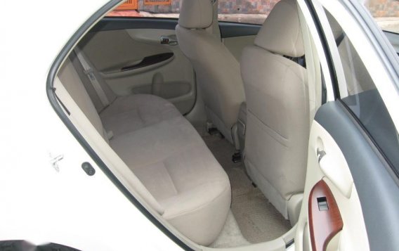 Selling Pearl White Toyota Corolla Altis 2014 Automatic Gasoline in Quezon City-6