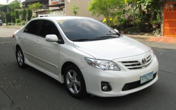 Selling Pearl White Toyota Corolla Altis 2014 Automatic Gasoline in Quezon City