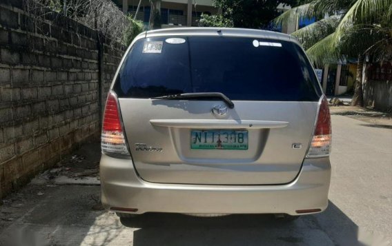 2nd Hand Toyota Innova 2009 at 75000 km for sale-3