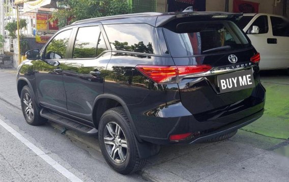 Toyota Fortuner 2017 Manual Diesel for sale in Quezon City-5