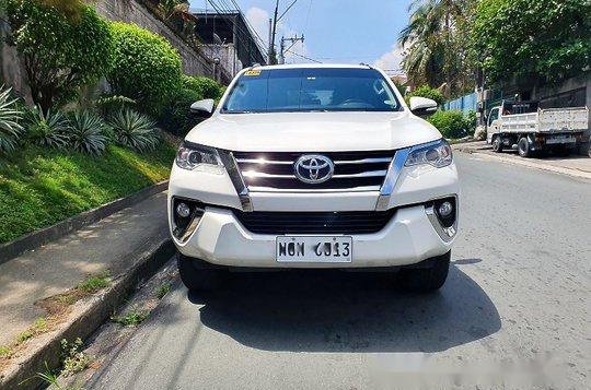 Selling White Toyota Fortuner 2017 Automatic Diesel at 23000 km -1