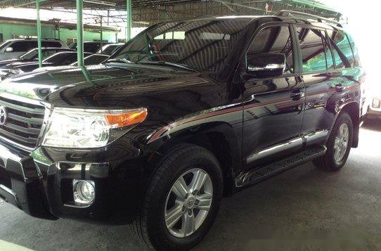Selling Black Toyota Land Cruiser 2012 in Quezon City-2