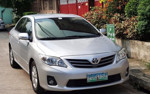 2nd Hand Toyota Altis 2011 at 80000 km for sale