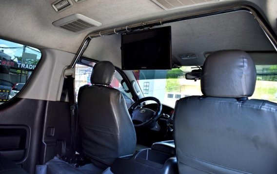 2nd Hand Toyota Hiace 2013 at 80000 km for sale-9