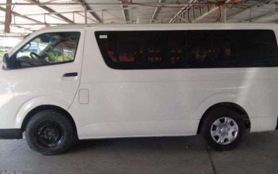 Sell 2nd Hand 2016 Toyota Hiace Manual Diesel at 20000 km in Pasay-3