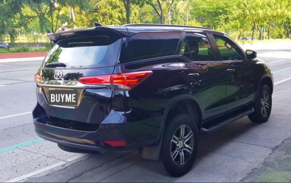 Toyota Fortuner 2017 Manual Diesel for sale in Quezon City-4