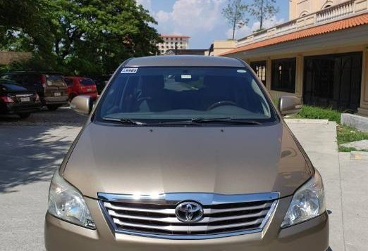 Sell 2nd Hand 2012 Toyota Innova Automatic Gasoline at 68000 km in Muntinlupa