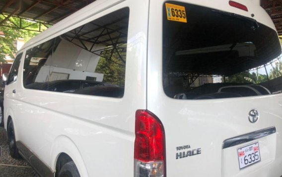 Selling Pearl White Toyota Hiace 2017 in Quezon City-6