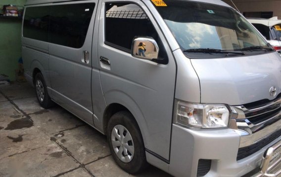 Selling 2nd Hand Toyota Hiace 2018 in Quezon City-2