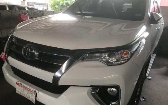 White Toyota Fortuner 2017 Automatic Diesel for sale in Quezon City