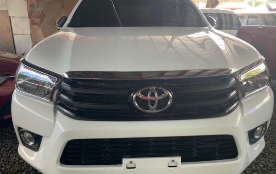 White Toyota Hilux 2016 Manual Diesel for sale in Quezon City