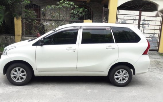 Selling 2nd Hand Toyota Avanza 2013 in Manila-2