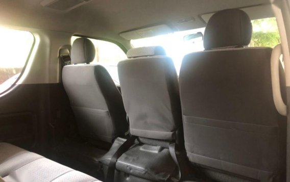 Selling Pearl White Toyota Hiace 2017 in Quezon City-4