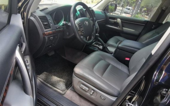2nd Hand Toyota Land Cruiser 2012 for sale in Quezon City-8