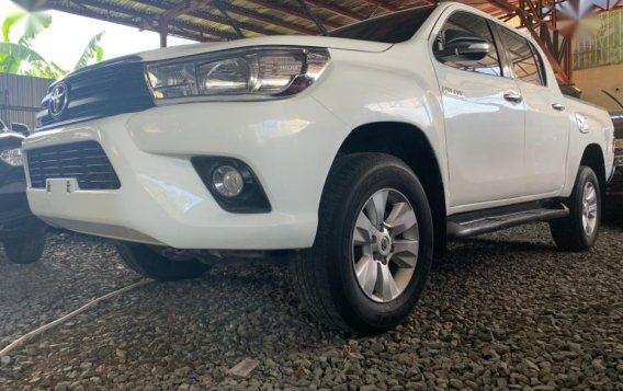 White Toyota Hilux 2016 Manual Diesel for sale in Quezon City-1