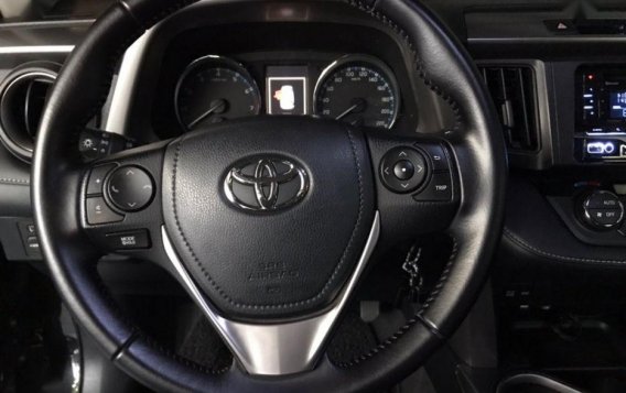 Selling Black Toyota Rav4 2016 Automatic Gasoline in Quezon City-7