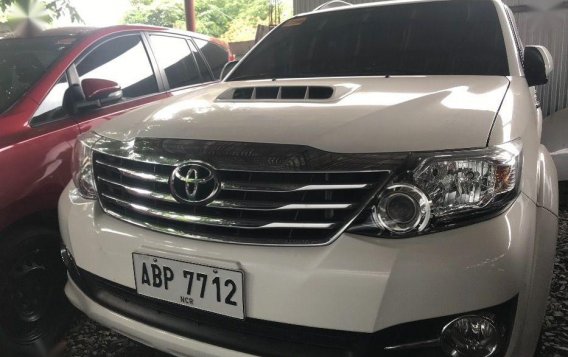 Selling White Toyota Fortuner 2016 Manual Diesel at 12000 km in Quezon City-1