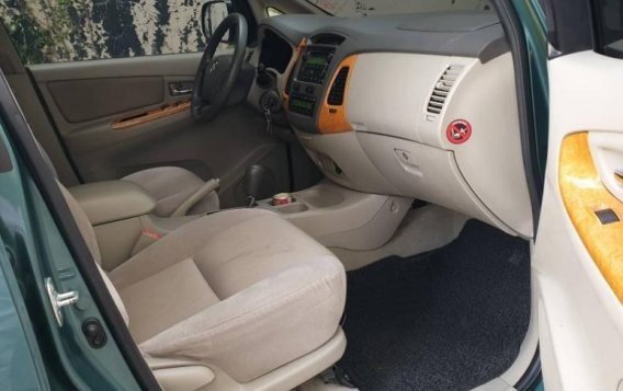 2nd Hand Toyota Innova 2010 Automatic Gasoline for sale in Taguig-3