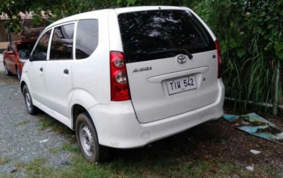 Selling 2nd Hand Toyota Avanza 2012 in Las Piñas-2